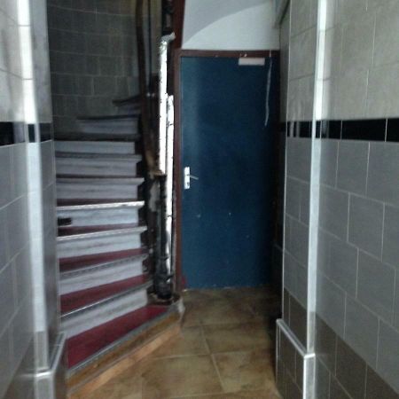 Hotel Cyrano Voltaire Paris Bagian luar foto