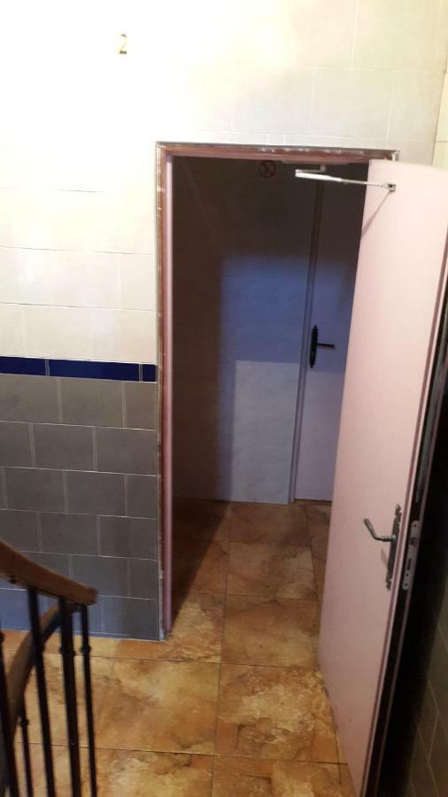 Hotel Cyrano Voltaire Paris Bagian luar foto